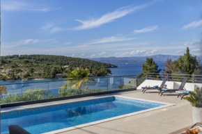Villa CAPTAINS house on Šolta island with private pool, 3 bedrooms, 4 bathrooms, amazing sea views